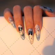 Reflets de Papillons sur le Lac